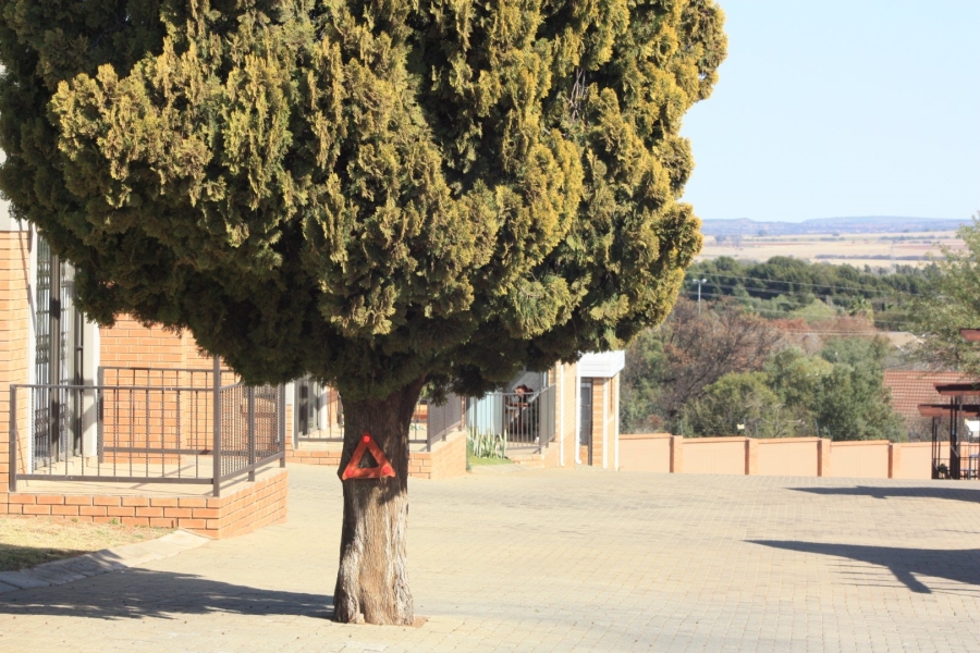 2 Bedroom Property for Sale in Langenhovenpark Free State